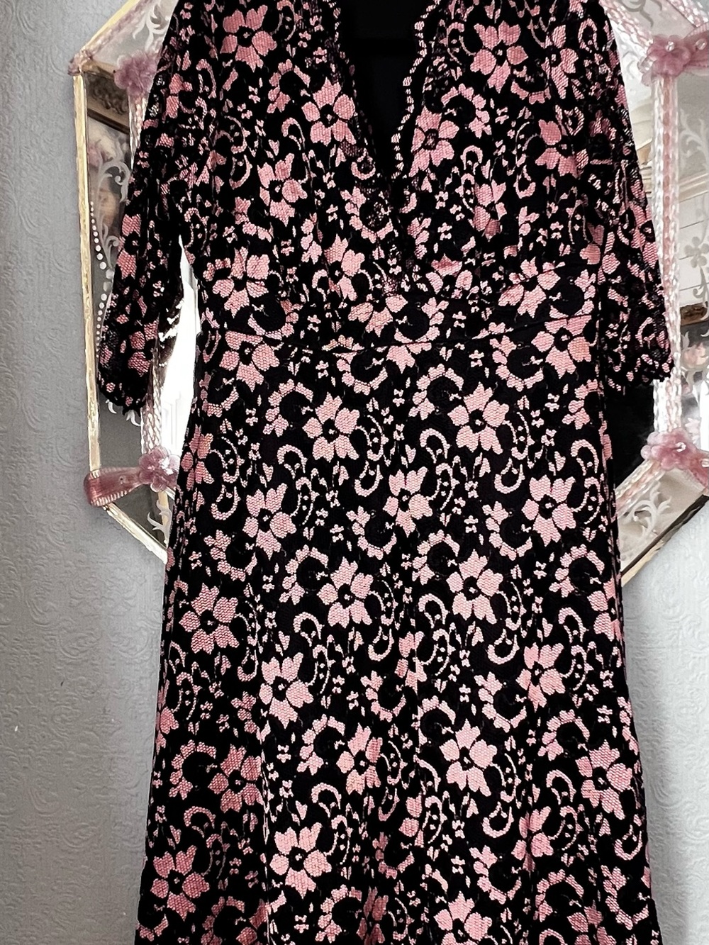 1x Kiyonna Rose Gold lined lace A line dress.
